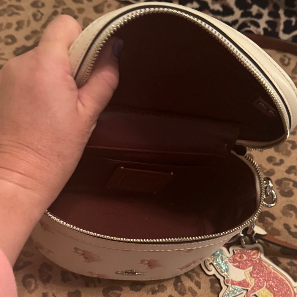 🐷 Coach Cream Party Pig Trail Bag Zip Wallet  and Credit Card Holder Keychain - Picture 9 of 17